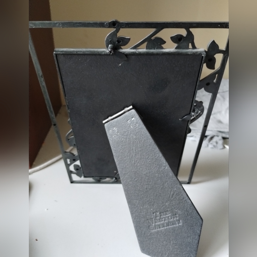 Charming Pewter-Toned Dual Picture Frame - No Glass - Picture 2 of 4